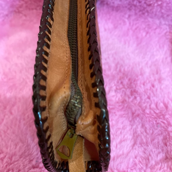 Vintage Antique Leather Hand Tooled Floral Pattern Zippered Purse Clutch - Picture 6 of 16